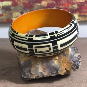 Vintage Mod Design Bangle Bracelet